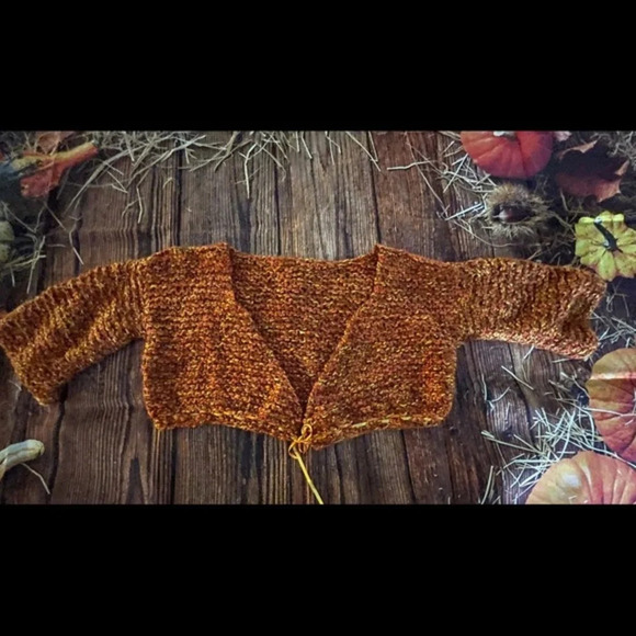 Autumn 🍂 Hand knitted Crop Sweater - Picture 8 of 8